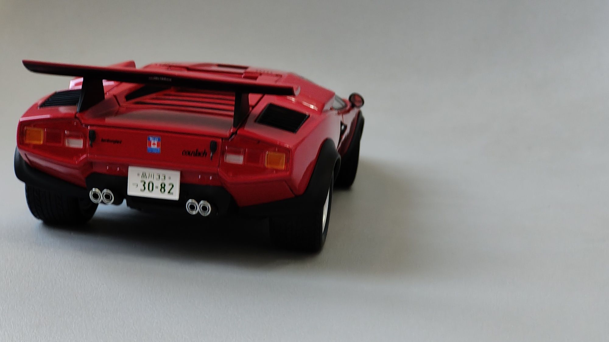 Lamborghini Countach Wolf Kyosho 1/18