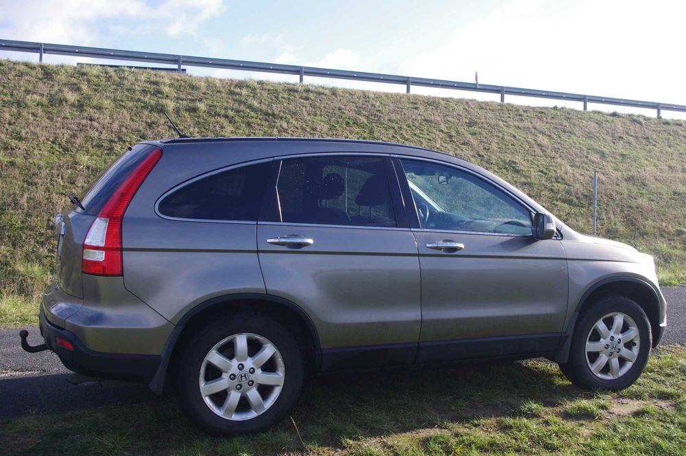 HONDA CR-V 2.2i-CTDi Comfort / 2204 cm3 / 103 kW