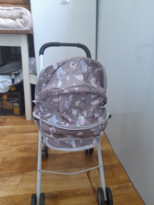 Коляска для кукол