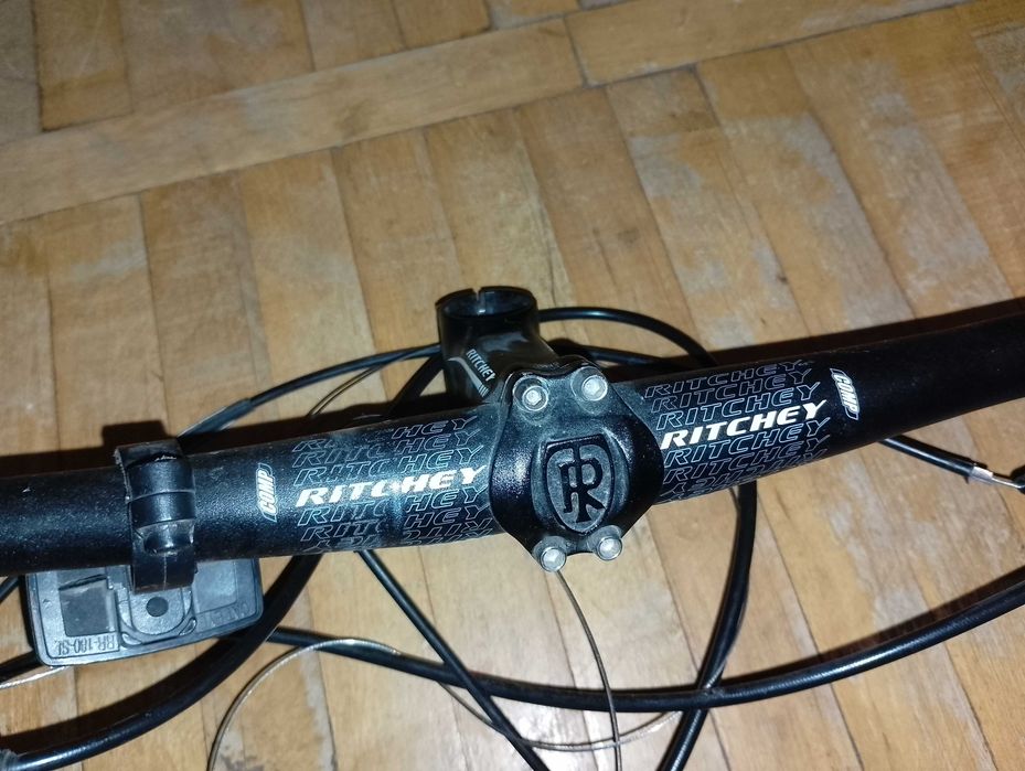 Ritchey руль,тормозама Shimano, манетки Shimano.