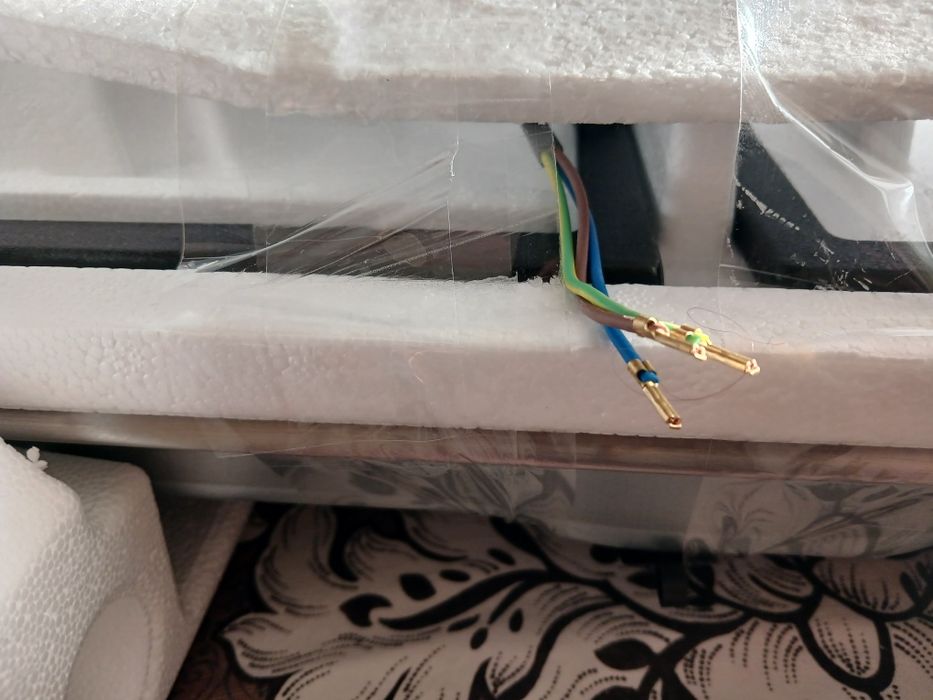 Продам Варильна поверхня газова Electrolux Slim 60 KGS6426SX
плавная р