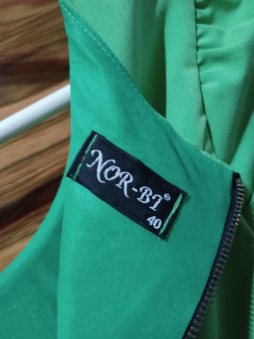 Zielona sukienka Nor-bi