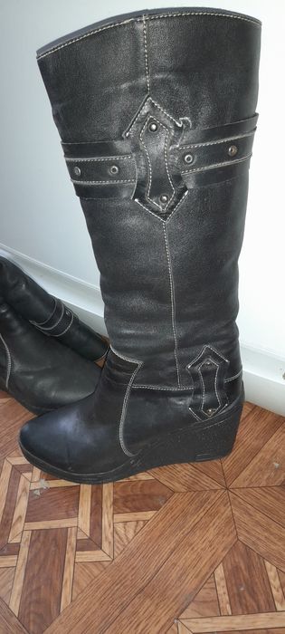 Сапоги женские кожаные.