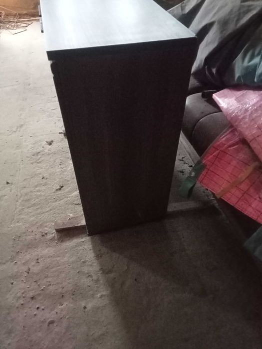 Sprzedam pojemną szafkę