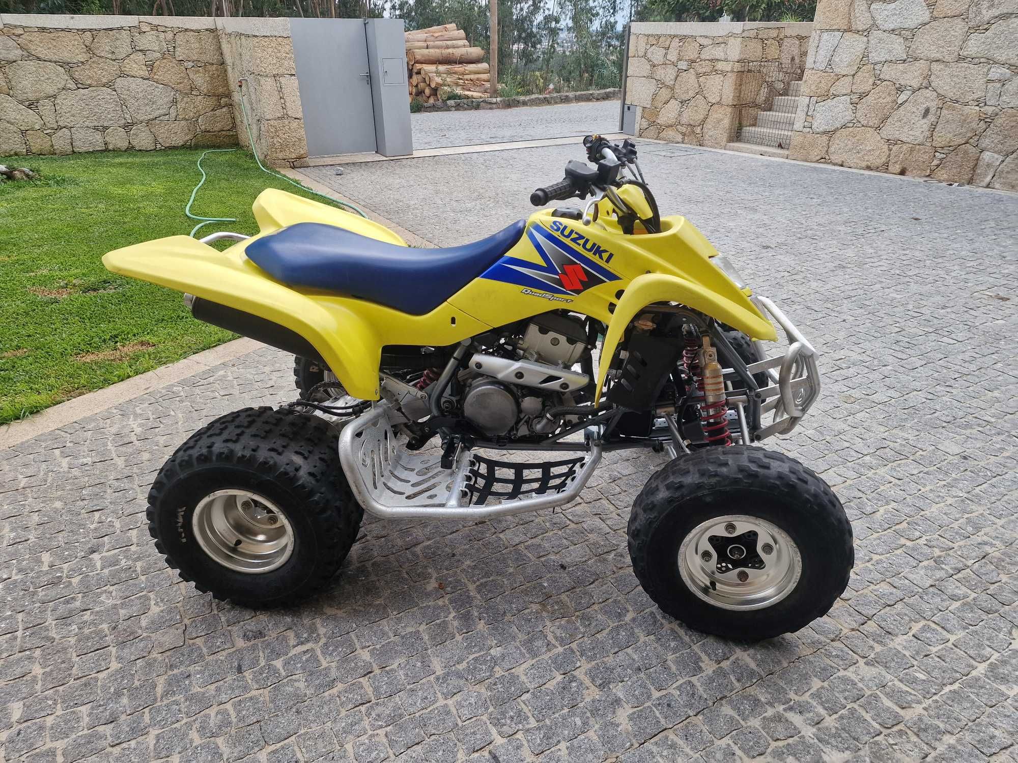 Excelente  Moto4 ltz400