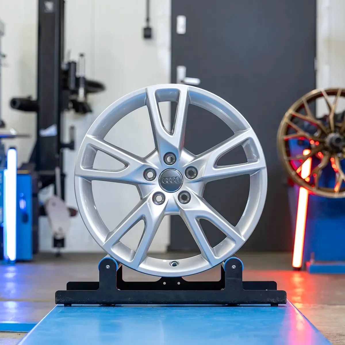 NOWE Oryginalne Felgi Audi 18 A3 A4 A6 A8 Q3 Q5 TT