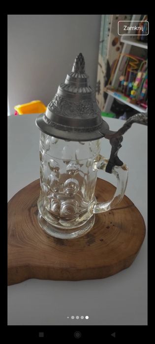 Stary kufel do piwa z cynkową pokrywką