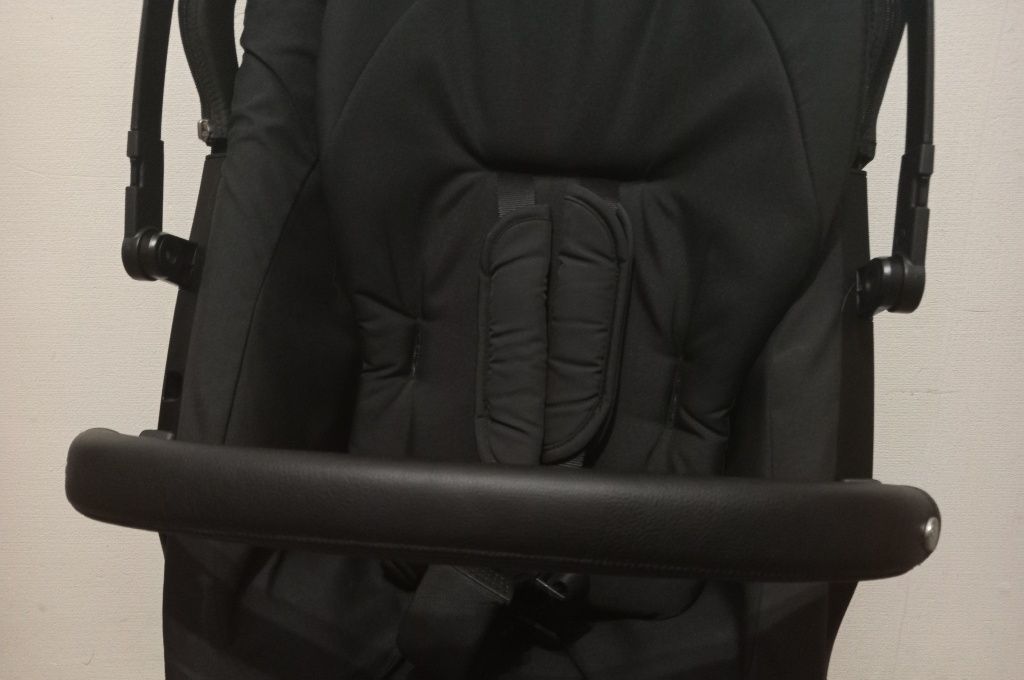 Stokke V6 сидение black бампер чорний