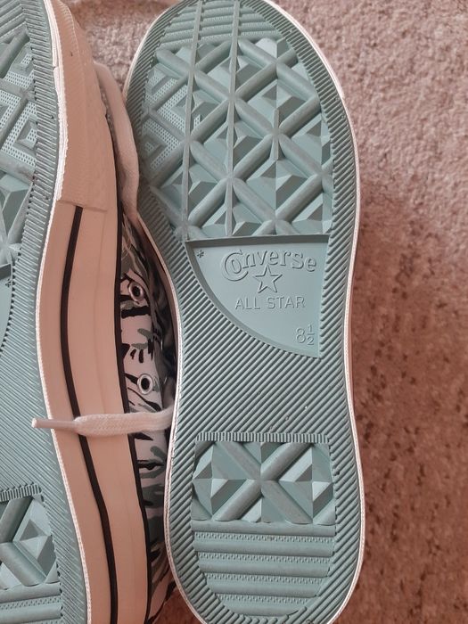 Кеди Carhartt Converse( oригінал)42розміруUK8,5)