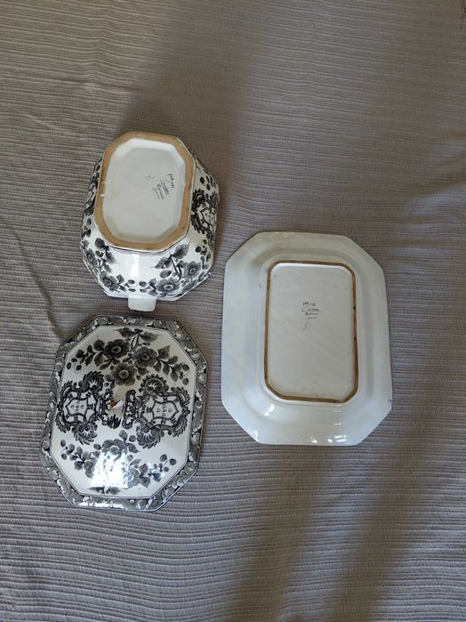 Terrina de faiança com prato e tampa