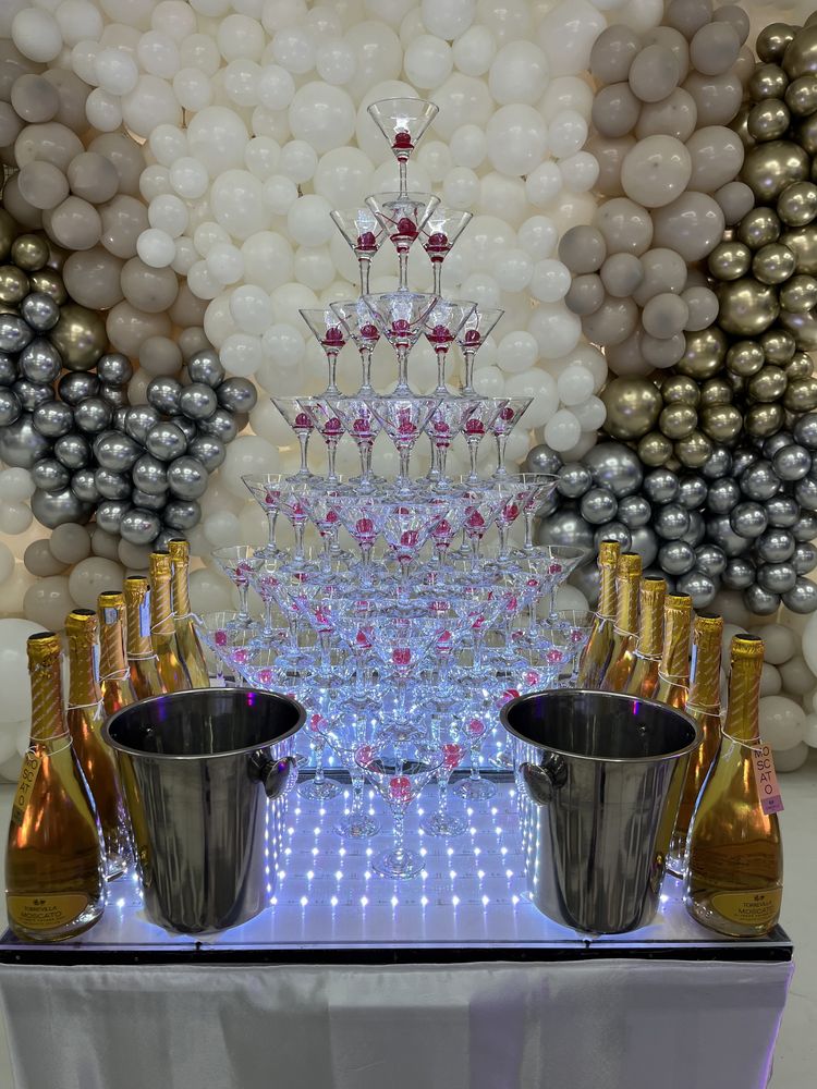 Піраміда, гірка з шампанським , коктейль бар