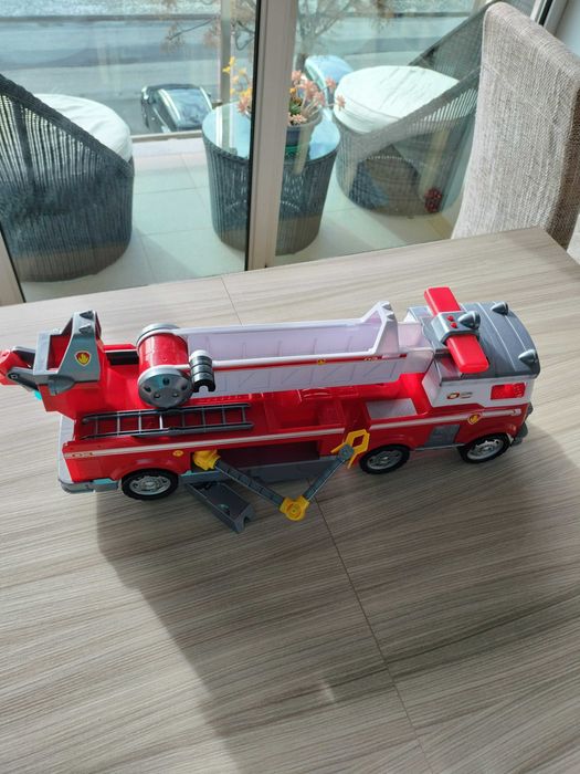 Camião de Bombeiros Patrulha Pata (Ultimate Fire Truck)