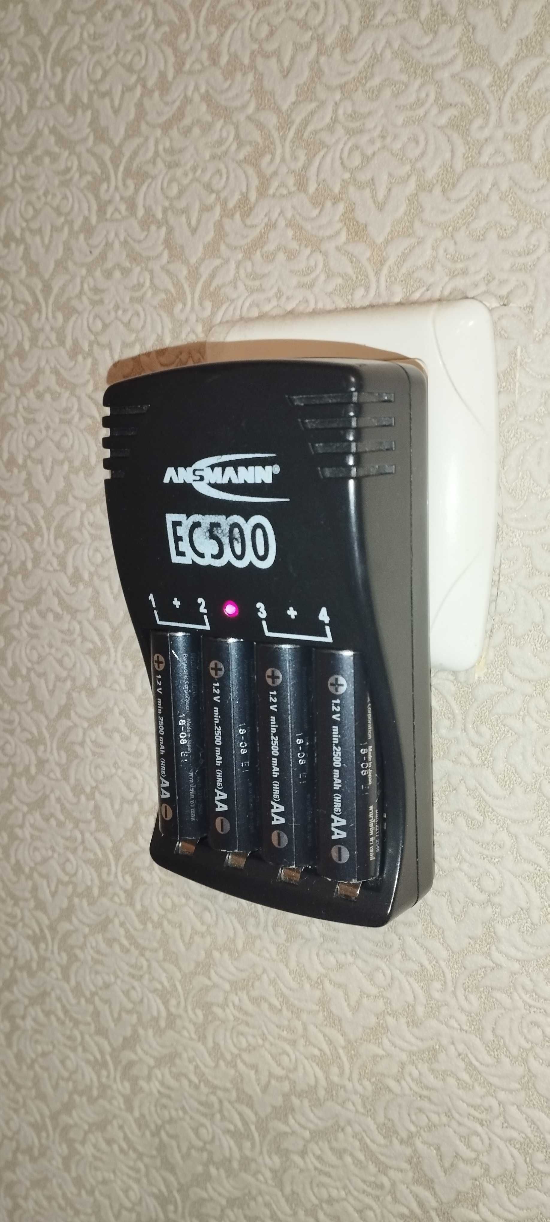 Зарядний пристрій акумуляторів AA/AAA Ansmann EC500
