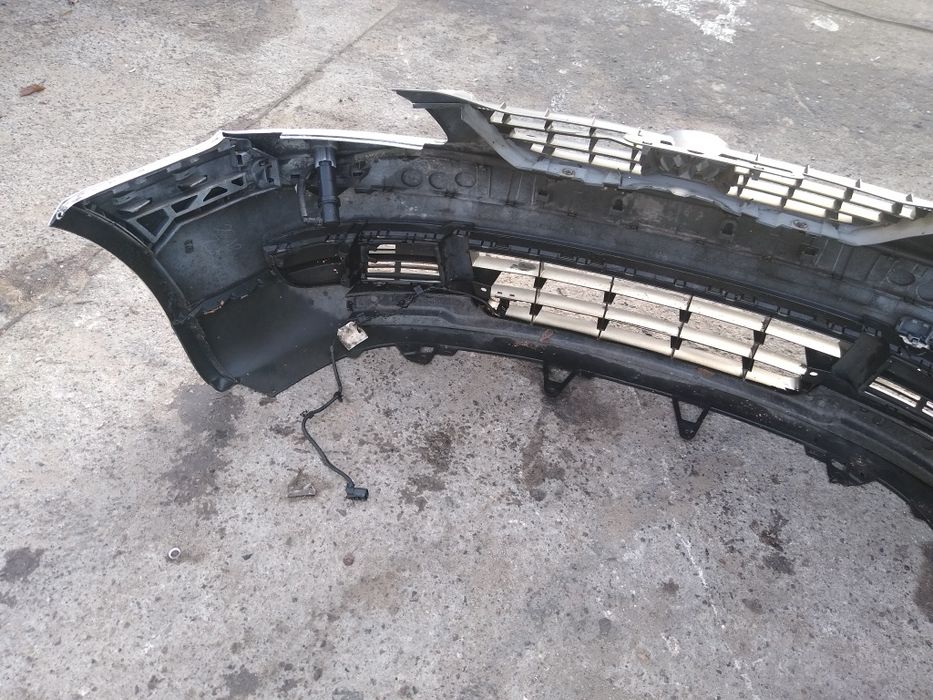 Zderzak przód grill spryski VW Touran caddy III biały