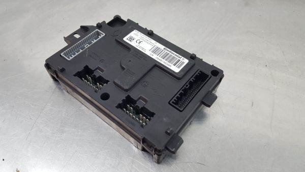 Módulo confort RENAULT Clio IV (BH_)