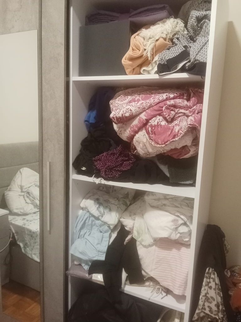 Roupeiro literalmente novo