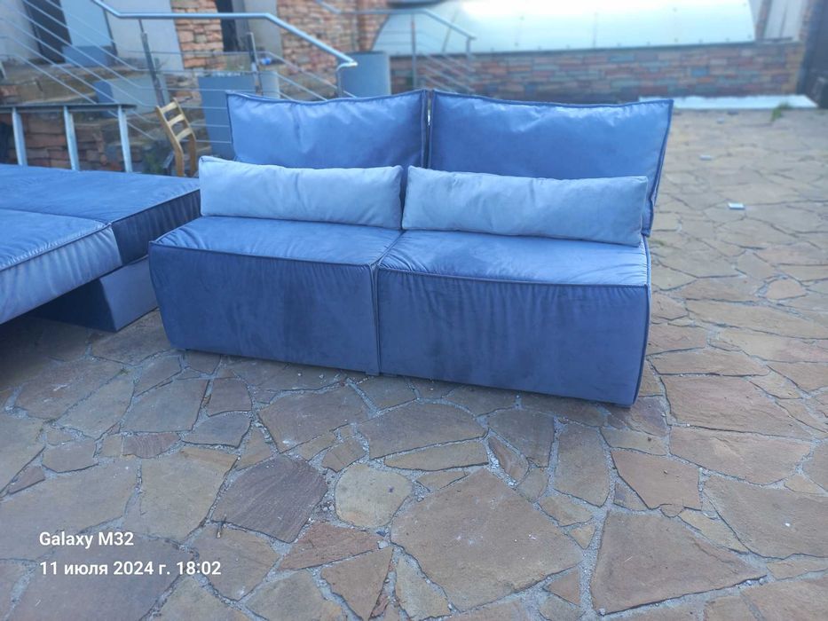 Прямой диван еврокнижка Хилтон.