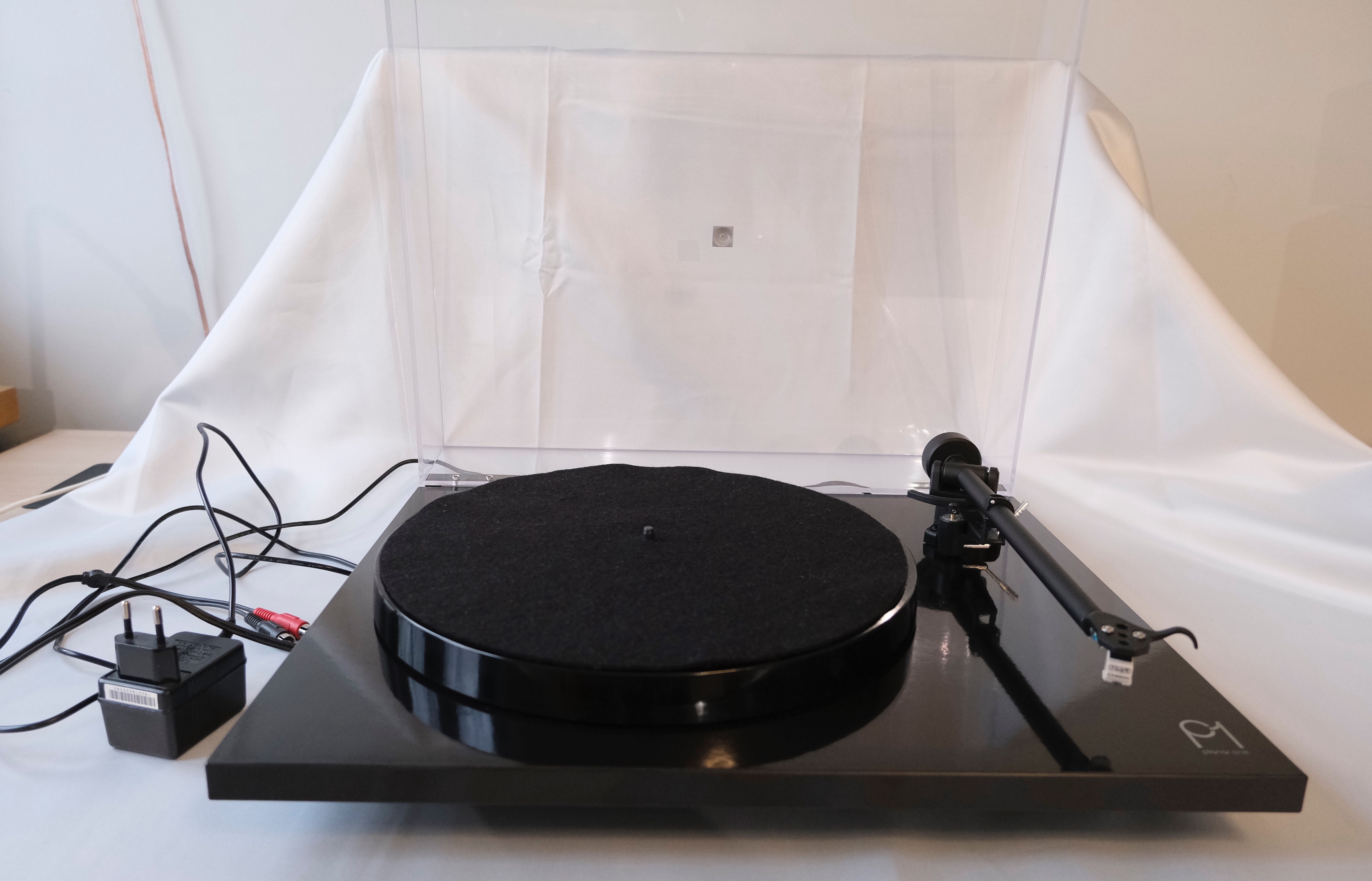 Gramofon Rega Planar 1