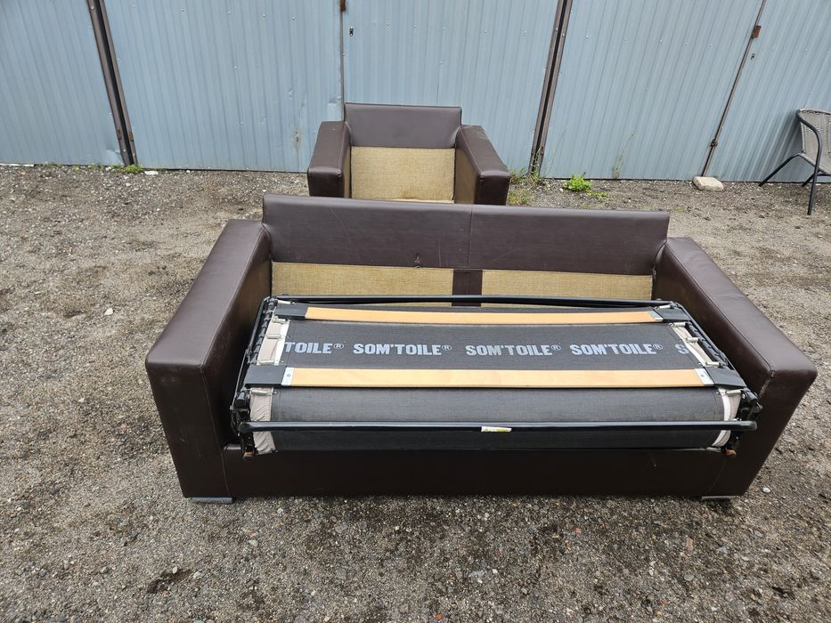 Sofa z funkcją spania oraz fotel