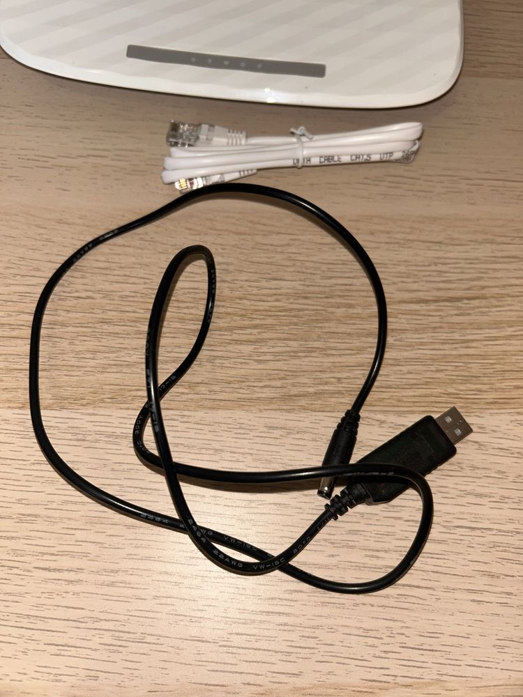 Роутер TP-Link Archer C50 + додатковий кабель для живлення від паверба