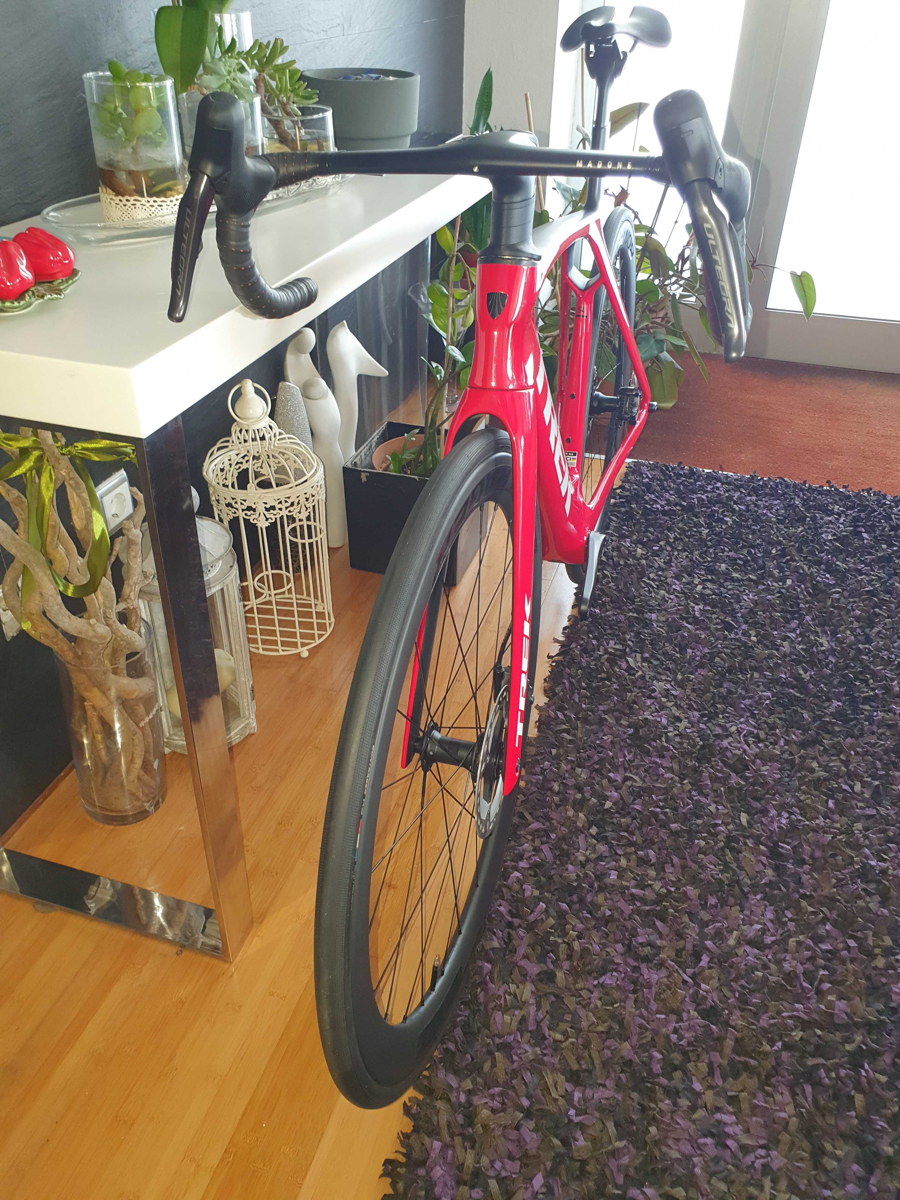 Trek Madone SLR Gen 7 (Ultegra Di2 24v)