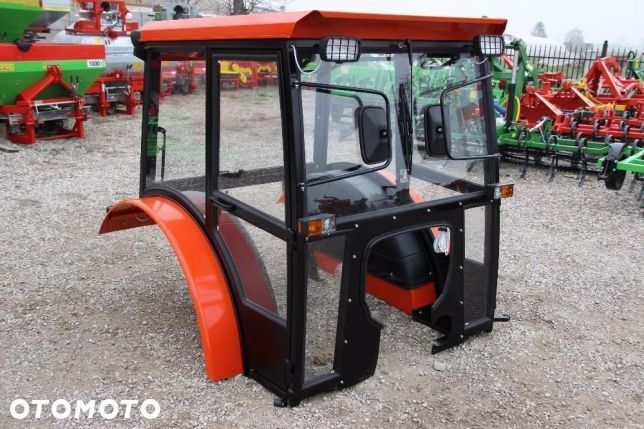 Kabina ciągnikowa ursus C-360 C 360 z okrągłymi błotnikami