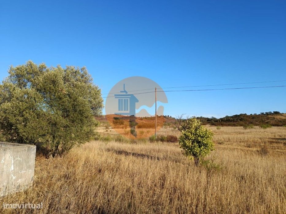 Terreno Com Armazém - Ruina - Nora - Furo - Com 77.630 M2 - Constru...