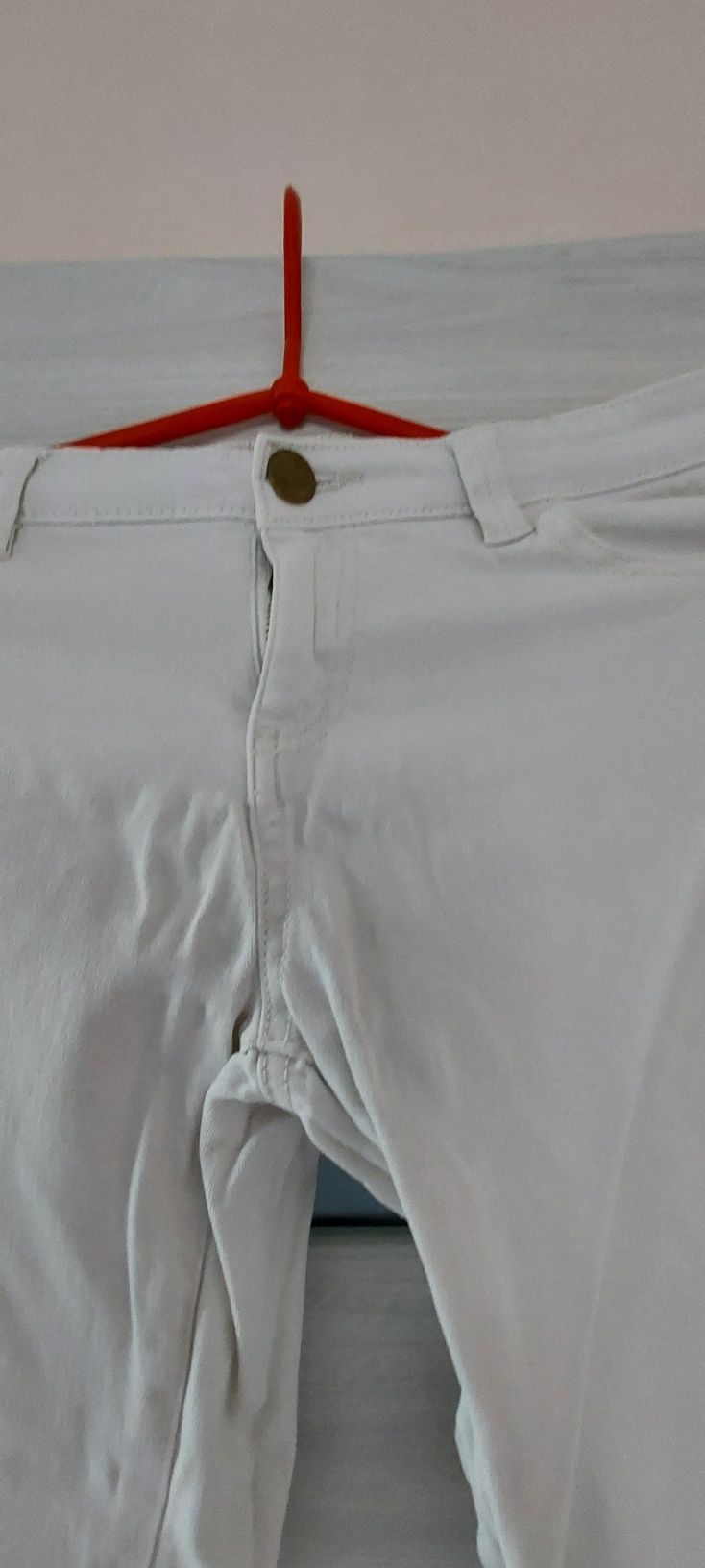 Spodnie za kolana rybaczki bermudy szorty S białe Reserved
