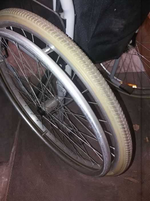 Продам інвалідну коляску