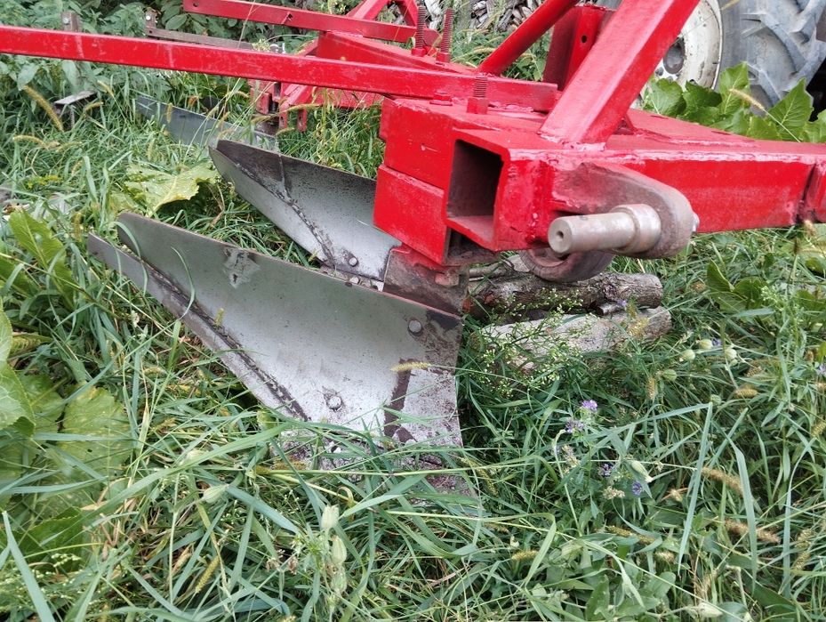 Продам двокорпусний плуг