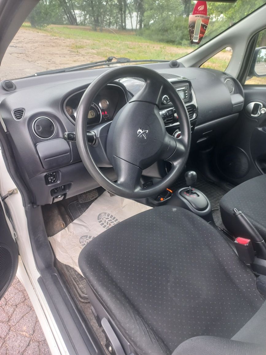 Електромобіль PEUGEOT