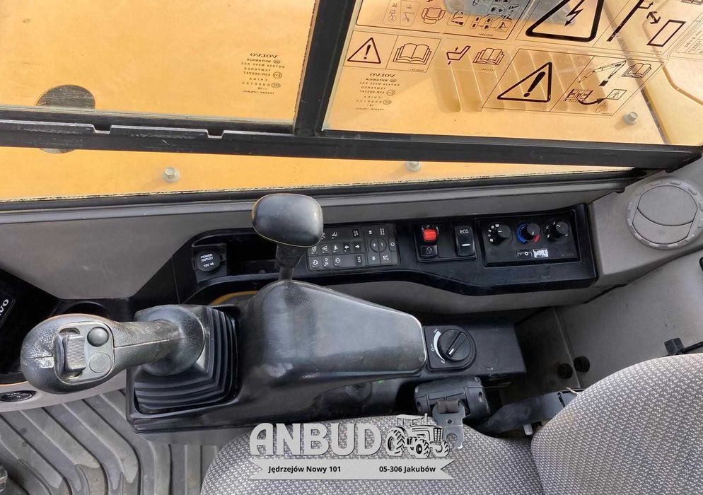 Koparka gąsienicowa VOLVO ECR88D 8 t Kubota  JCB 8080