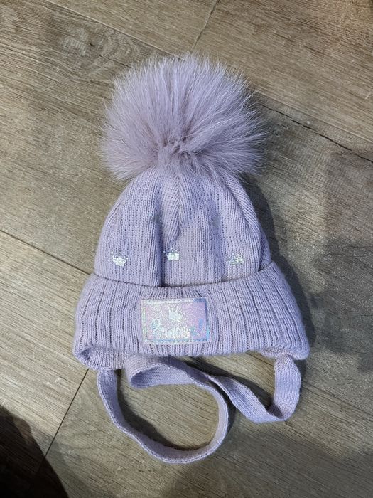 Тепла зимова шапка для дівчинки