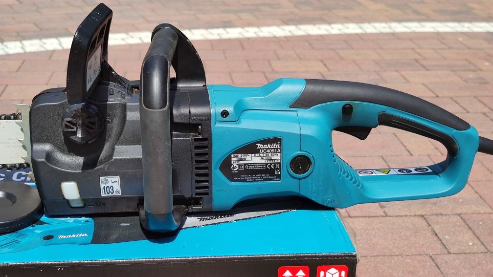 Piła łańcuchowa Makita UC4051A 2000 W / 2,7 KM