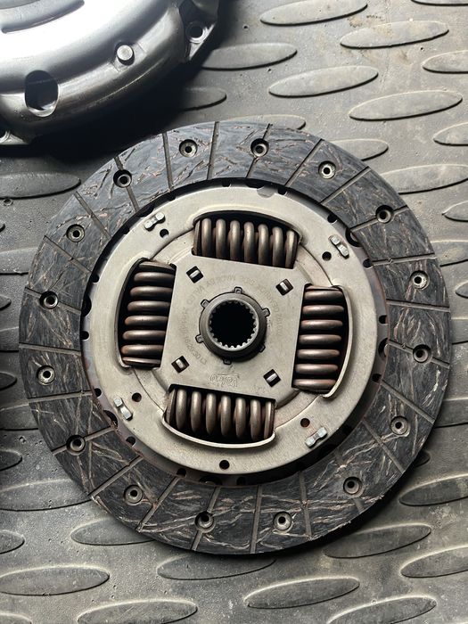 Зчеплення Valeo 835153 на пассат б6