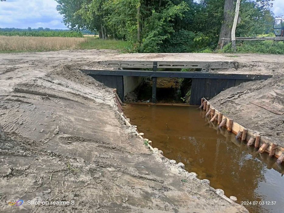 Kopanie stawów faszynowanie brzegów  melioracja  budowa pomostów