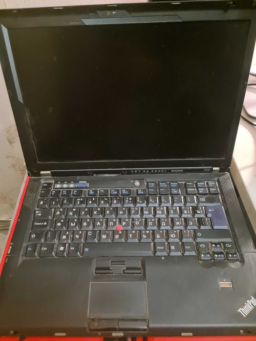 Рабочий ноутбук Lenovo T400 -- 8GB оперативки, матрица 14" (1440х900)