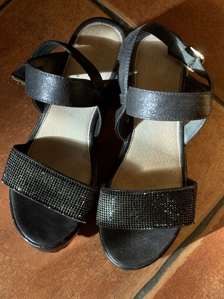 Sandalias pretas