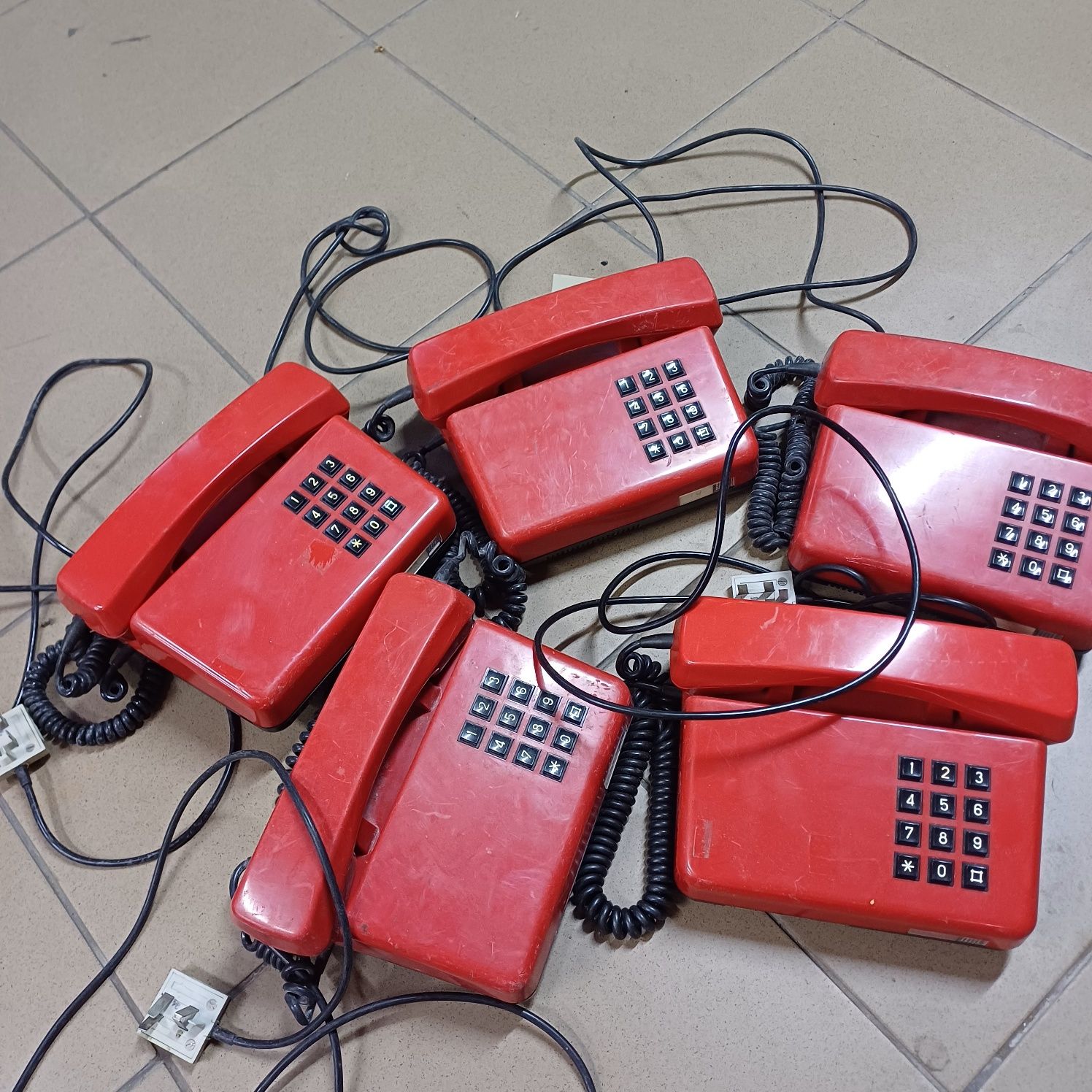 Telefony  Tulipan z czasów PRL