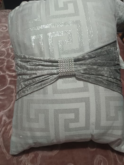 Conjunto de Edredon e almofadas