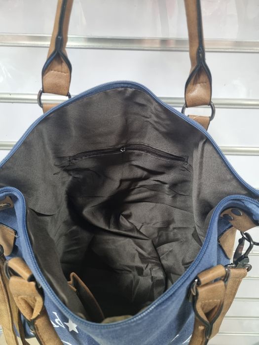 Granatowa torebka damska z gwiazdą