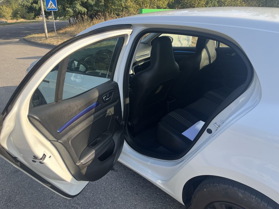 Renault Megan 4 1.5 до 30.11