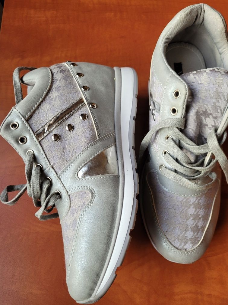 Buty sneakersy 41 VICES