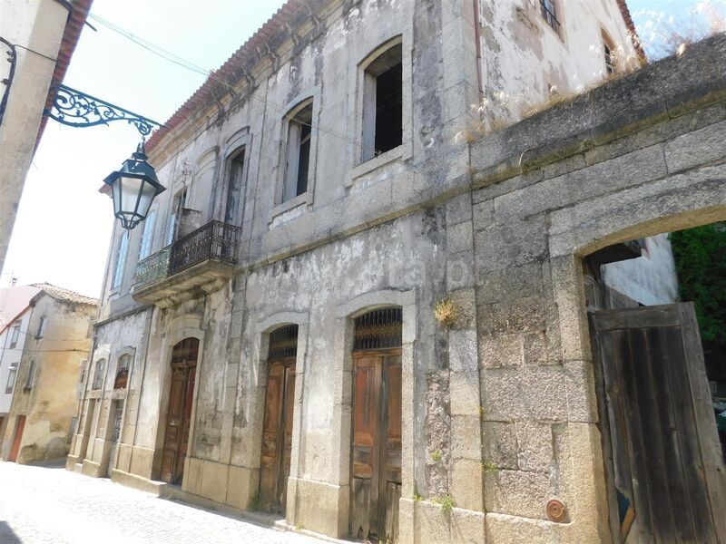 Moradia Rústica T5 / Covilhã, Teixoso