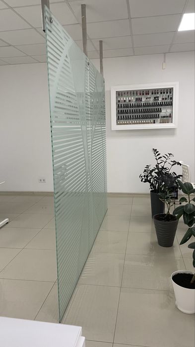 Скло для душкабін стін перегородок