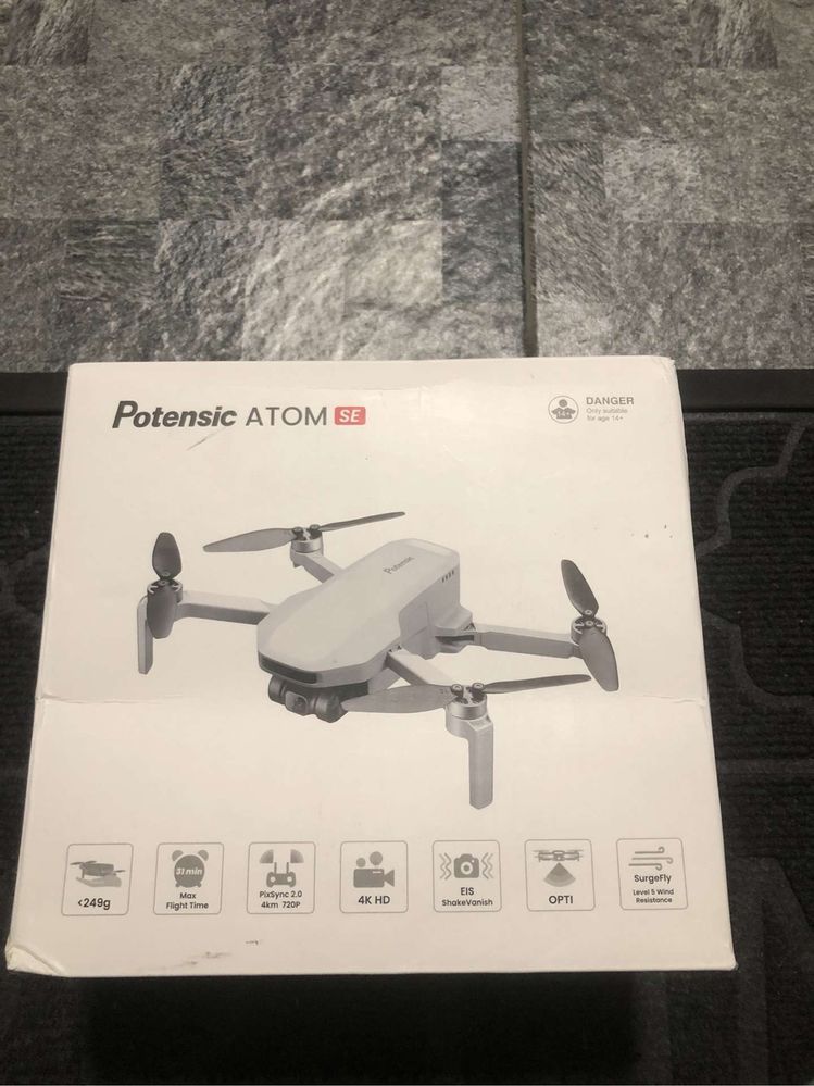 Dron potensic atom se