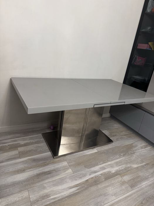 Стол обеденный металл и стекло