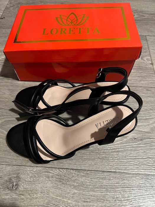 Каблуки на дівчину