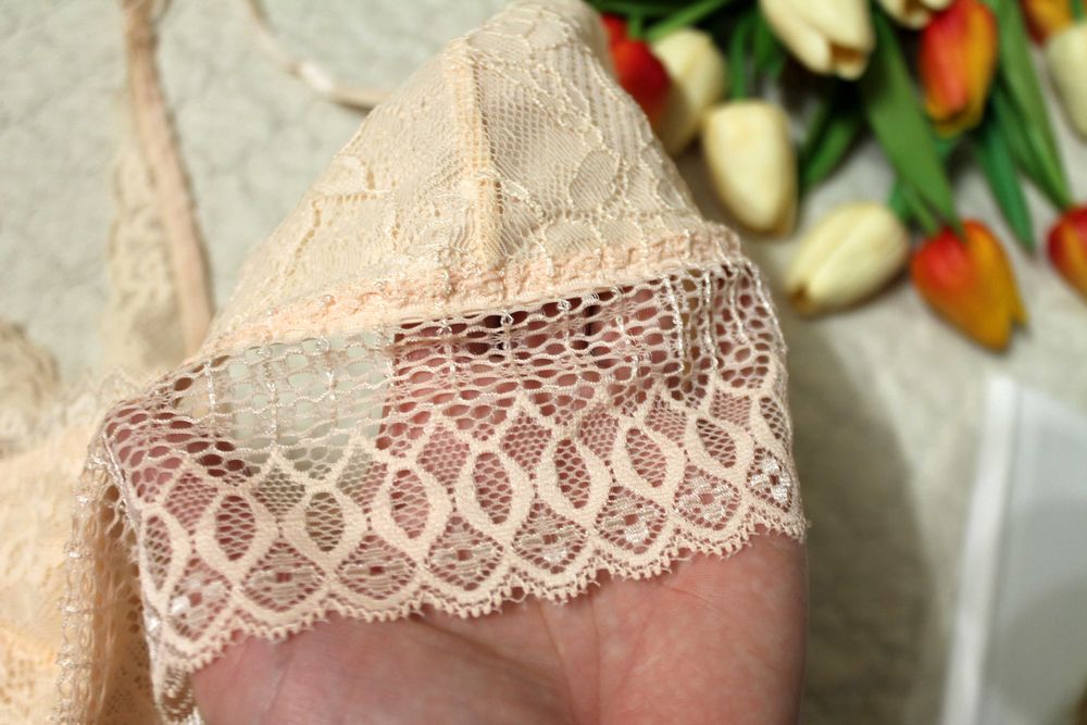 Secret Possessions Brzoskwiniowy Top Koronka Ażurowy Miękki Biustonosz