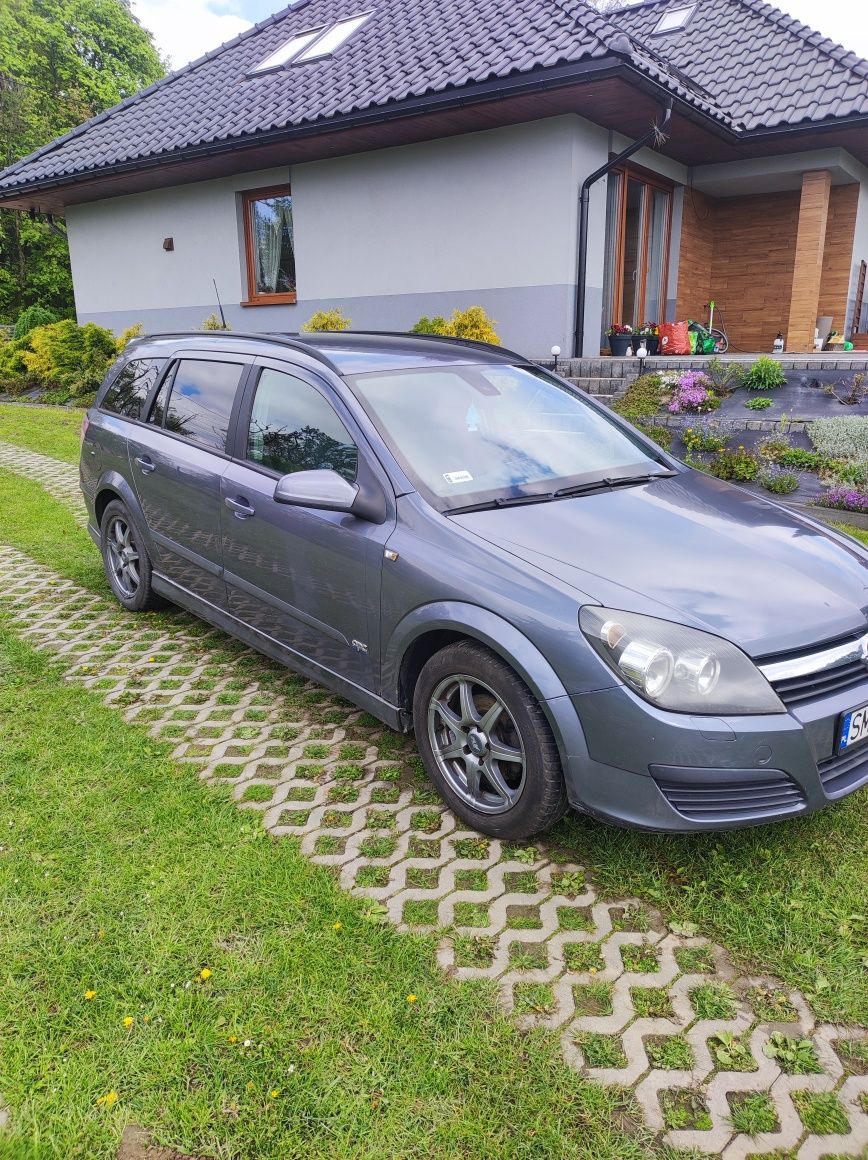 Opel Astra H benzyna 1.8; 140 KM kombi